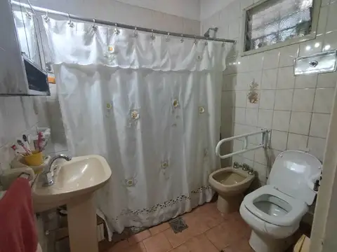 Depto Tipo Casa 3 ambientes con 2 baños