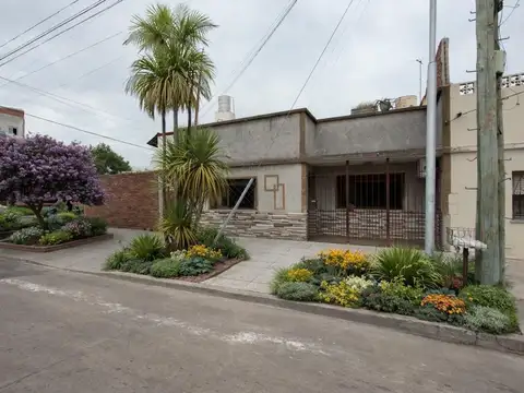 VENTA DE CASA 3 AMB CON COCHERA APTO CREDITO