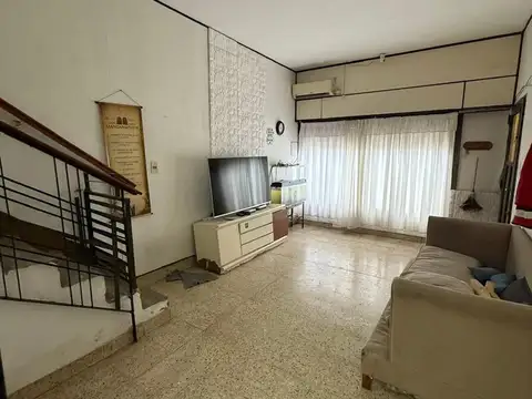 VENTA CASA 4 AMBIENTES HAEDO