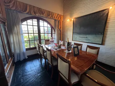 Venta importante Casa - Chalet en Bernal