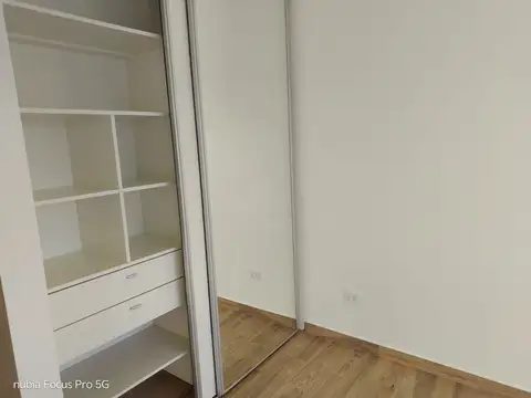 Casa en Alquiler con 1 cochera