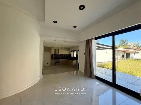 Casa 4 ambientes con 1 baño