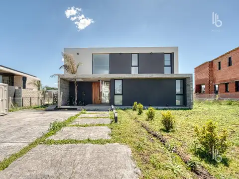 4550, Av. Jorge Newbery