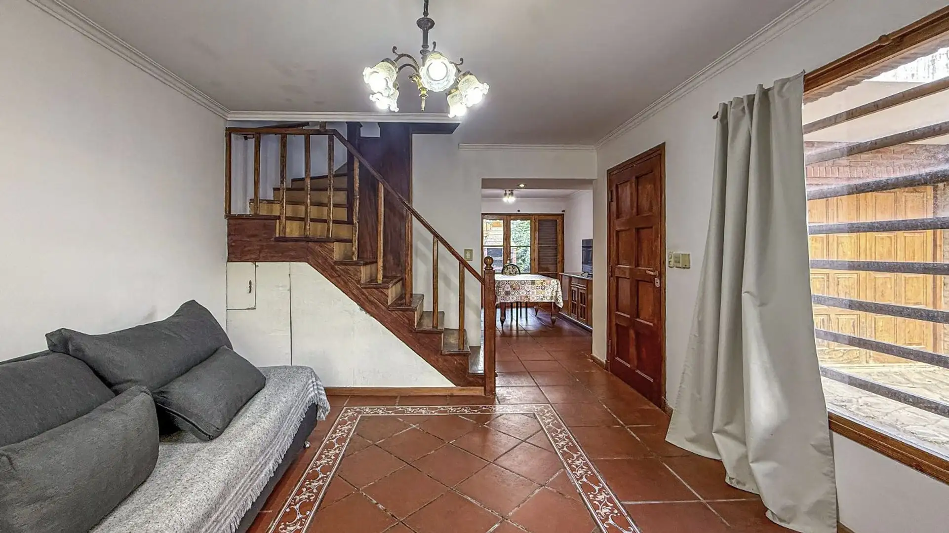 VENTA DUPLEX 3 AMB GARAGE Y PATIO BARRIO PINARES