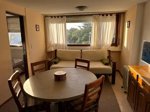 Pasaje Costanero Sur , Piso 1