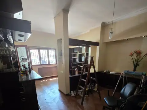 Casa USO COMERCIAL 4 amb c-2 dpcia 2 coch 250m2 fdo con piscina parrilla