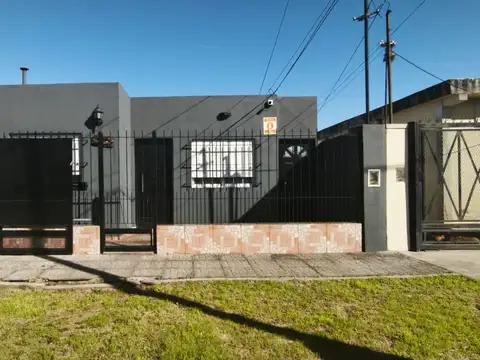 VENTA CASA 3 AMB COCHERA QUINCHO PASO DEL REY