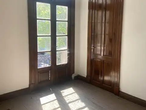 Av. Velez Sarfield al 100