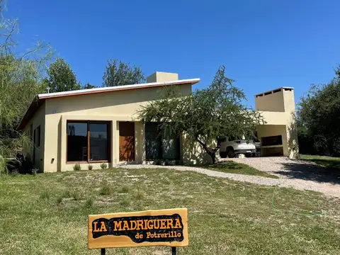 CASA EN VENTA EN COUNTRY POTRERILLO DE LARRETA ALTA GRACIA - 4 DORMITORIOS CON PILETA APTO CREDITO-