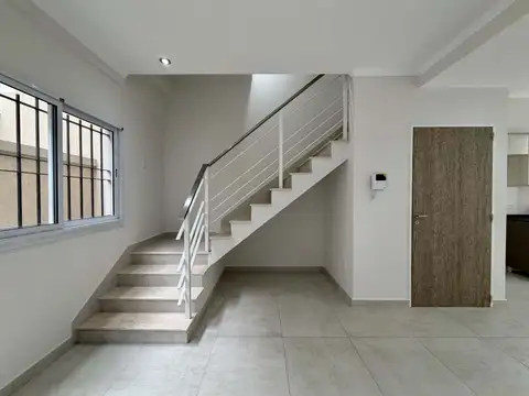 Depto Tipo Casa en Venta 1 año