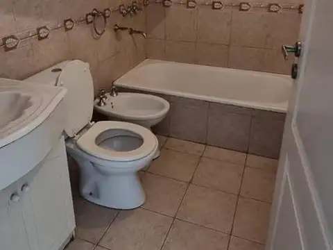 Departamento 4 ambientes con 2 baños