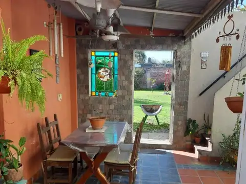 CASA DE 3 AMBIENTES + GALPON + DEPARTAMENTO P.A APTO CREDITO