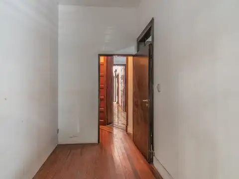 Depto Tipo Casa en Venta en Flores, USD 165.000