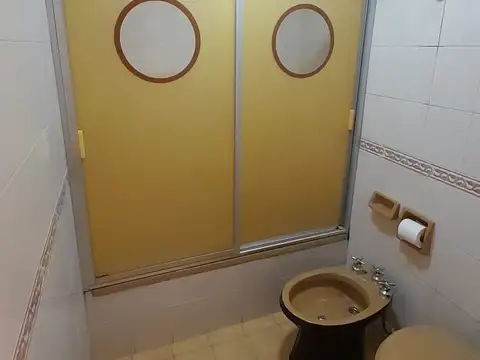 montevideo 1700, Piso 1