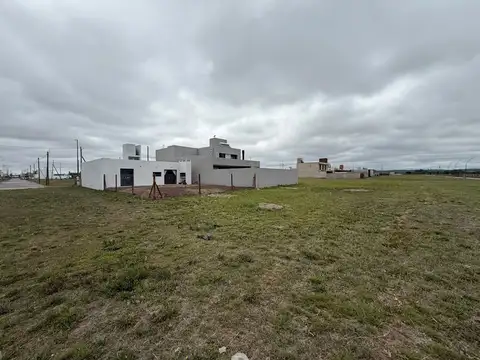 VENTA LOTE CAMPOS DE MANANTIALES 403M2 CON VISTAS