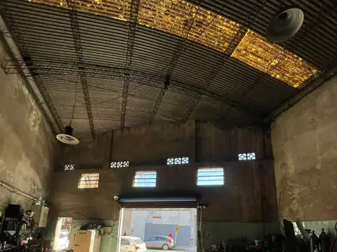 Avenida Castañares 1100