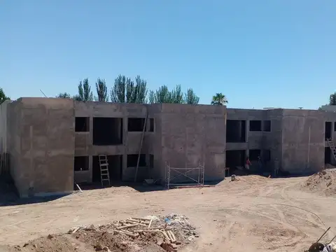 DEPARTAMENTOS EN VENTA- LATERAL CALLE PASO- LUJAN