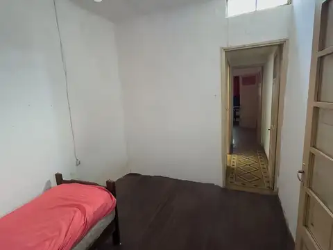 Casa 10 ambientes con 2 baños
