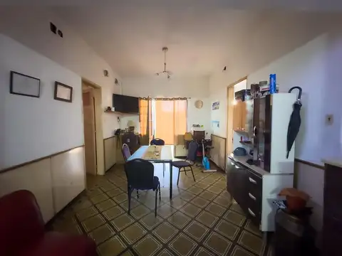 Casa amplia y céntrica con gran potencial