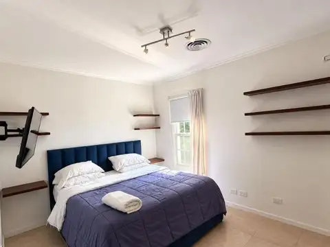 Casa en Alquiler con 7 cocheras