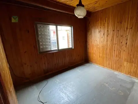 Casa 4 ambientes con 1 baño
