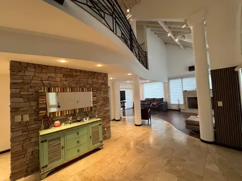 Casa en Alquiler de 4 dormitorios