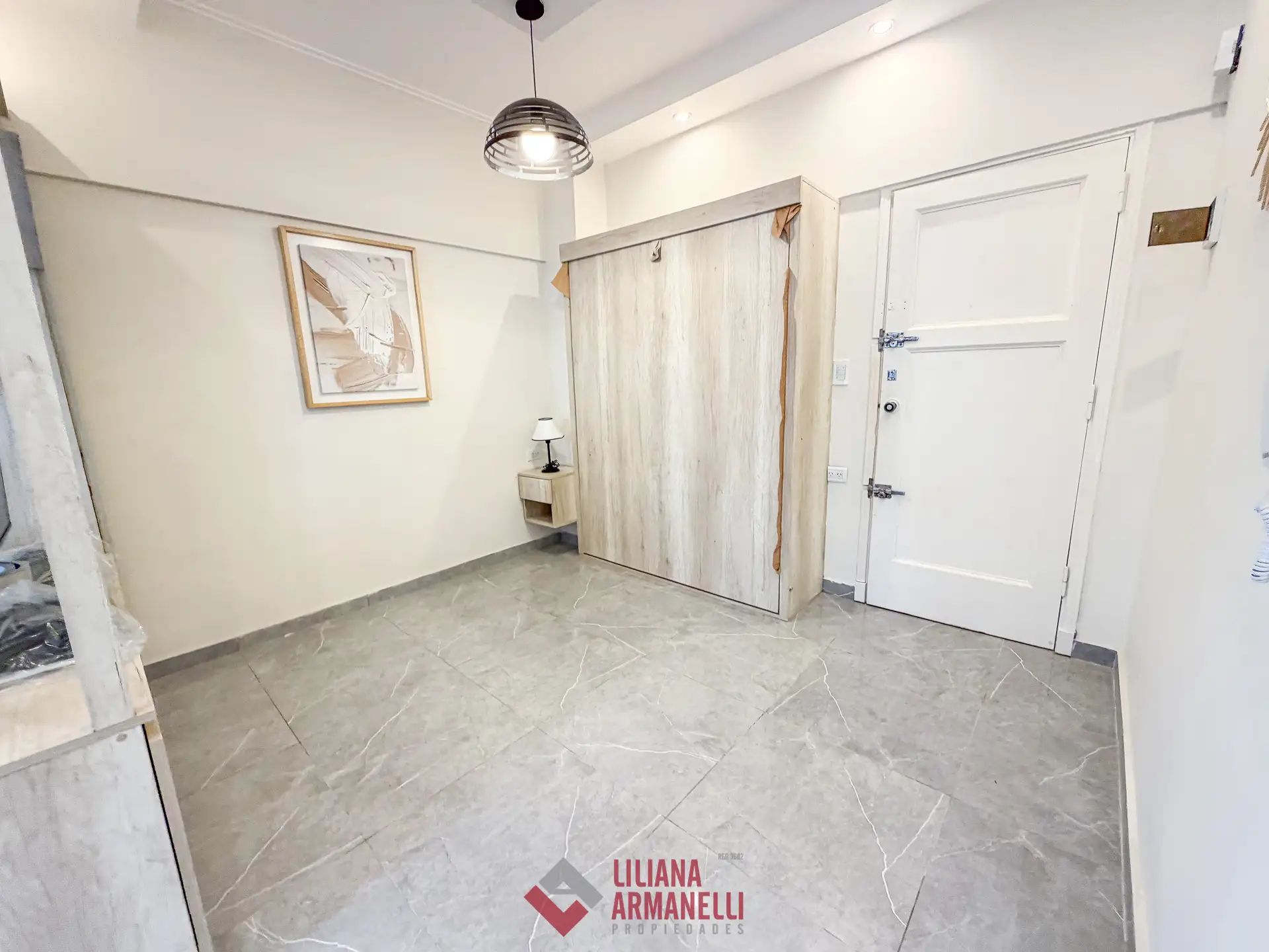 Depto 1 amb, 27m² con balcón francés — Plaza Colón