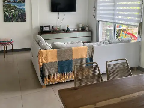 Casa tipo duplex de 4 amb  en venta en El Sendero - Nordelta
