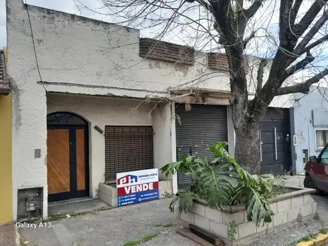 S/lote de 10 x 35 m. aprox. Galpón al fondo de 400 m2 (en 2