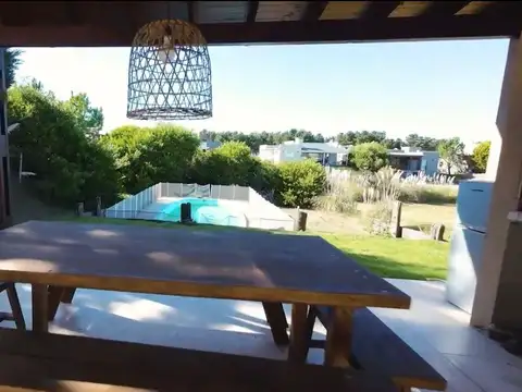 Casa 4 ambientes con 3 baños