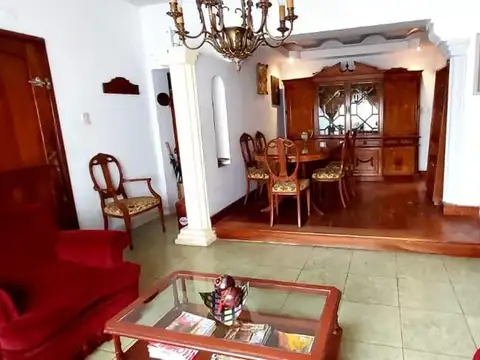 Casa 5 ambientes con 1 baño