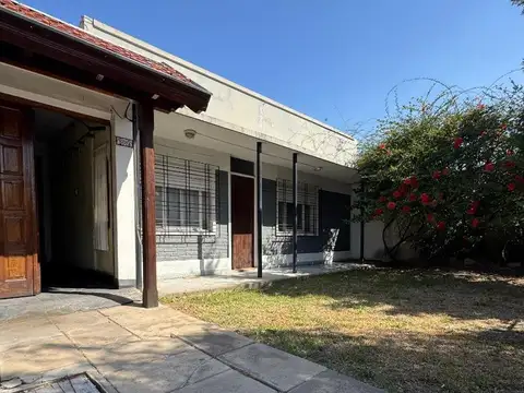 CASA 3 AMB A RECICLAR CON COCHERA Y JARDIN APTO CREDITO