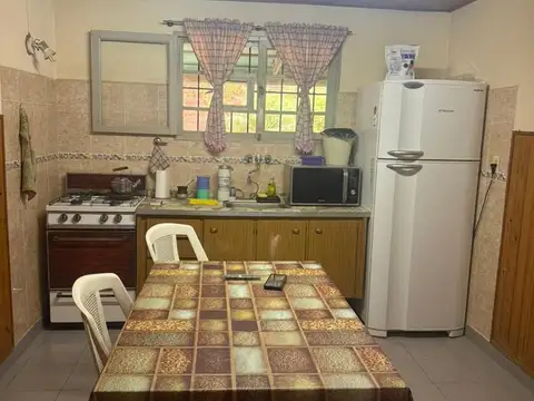 Casa 4 ambientes con 1 baño