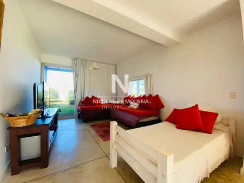 Casa en Venta 3 Suites y Dependencia en Barrio Privado Manantiales