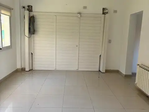 Casa en Venta con 4 cocheras