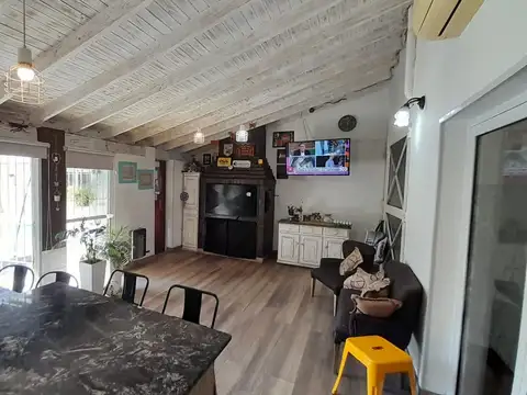 Casa en Venta con 3 cocheras
