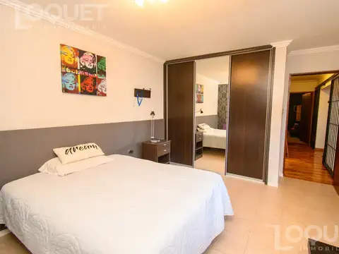 Casa en Venta con 4 cocheras
