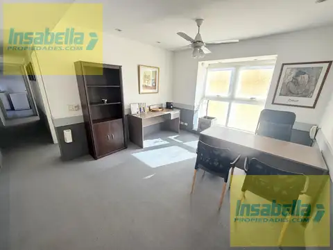 Hipolito Yrigoyen al 2800 (esq. Garay)