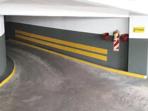 Edificio Exclusivo solo de Cocheras Privadas en Balvanera.