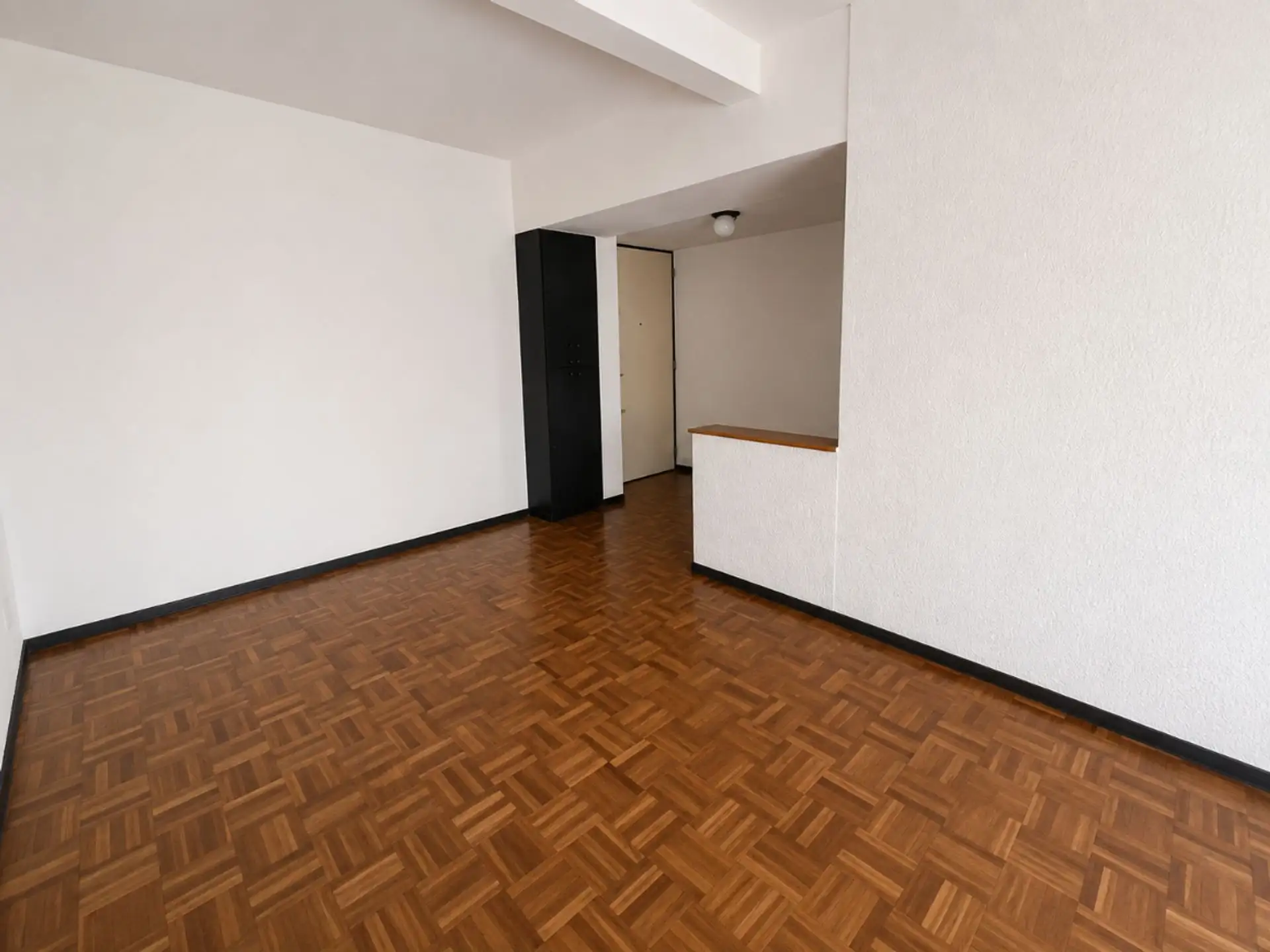 Departamento 2 ambientes en venta 180 y Luro
