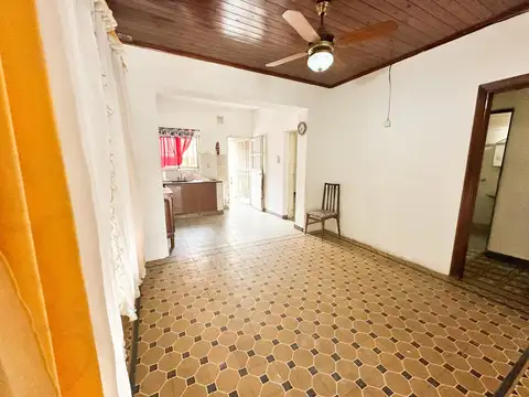 Venta de Galpón + Vivienda en Villa Gobernador Gálvez