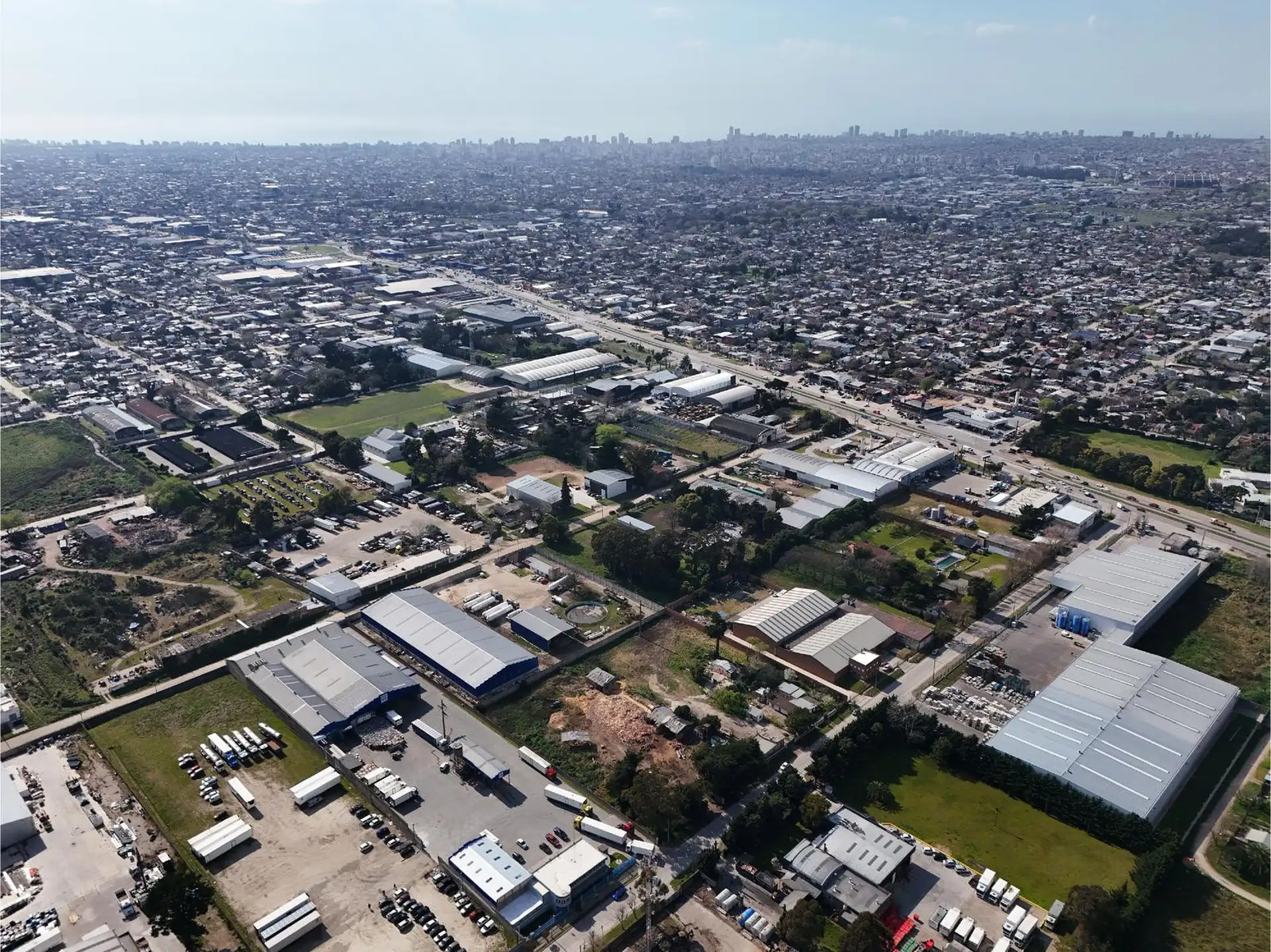 Terreno en zona industrial, a metros de Ruta 88