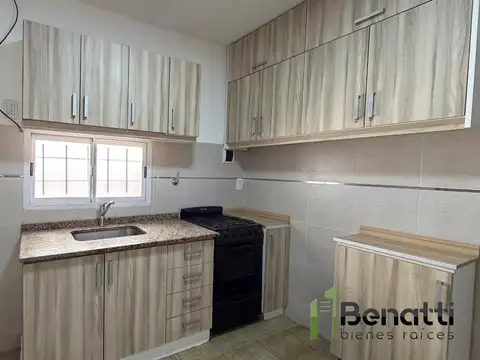 Departamento tres ambientes en planta baja en alquiler 