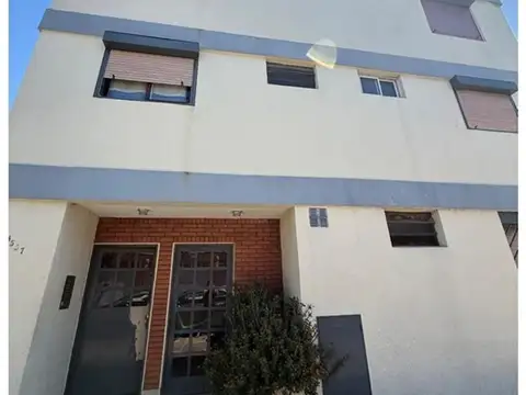 Departamento con Cochera en ALQUILER - Caseros