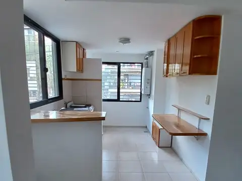 ALQUILER HERMOSO DEPTO DE 2 DORMITORIOS , BALCON AL FRENTE DE LA PLAZA LOPEZ .