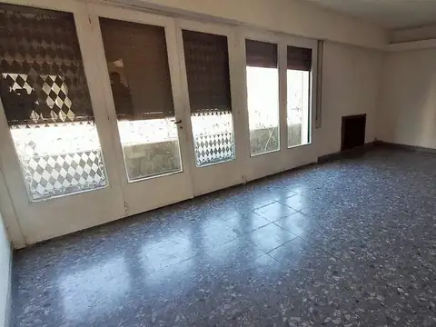 Jorge 2100, Piso 2°