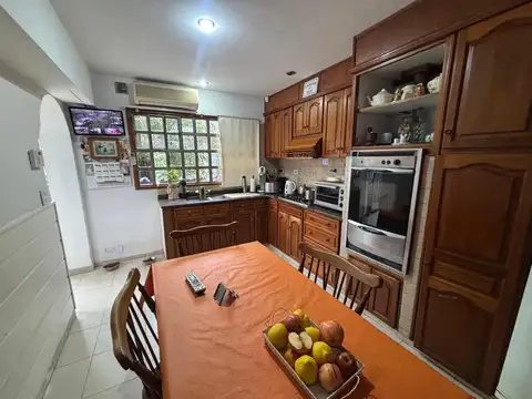 Casa 5 ambientes con 3 baños