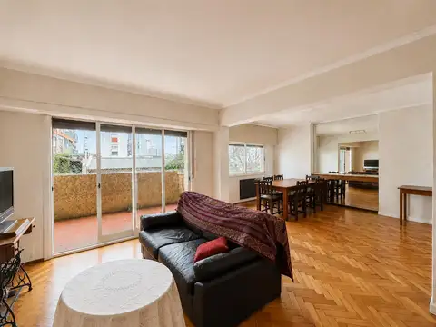 Venta de Departamento 5 ambientes con Doble Balcon en Caballito