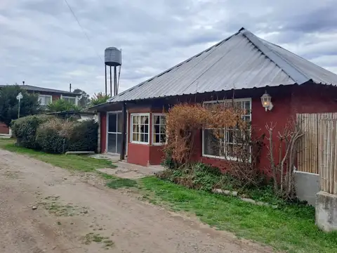 Casa 3 ambientes con 1 baño