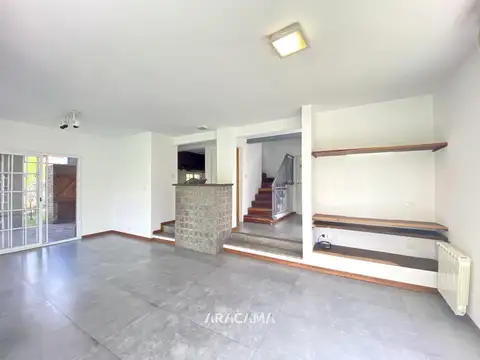 Casa en Alquiler al Oeste